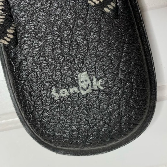 Sanuk Yoga Mat Black & White Chevron Print Sandals - Picture 4 of 5